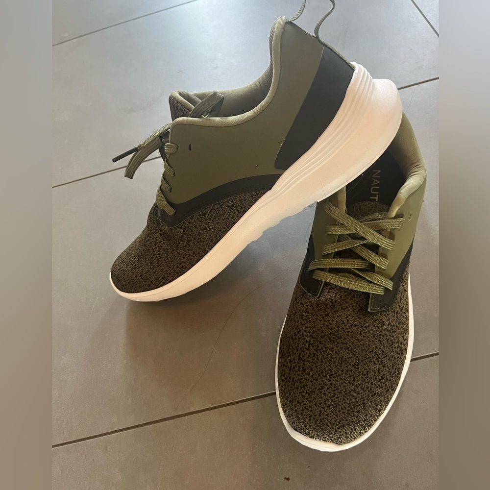 Nautica Sneakers